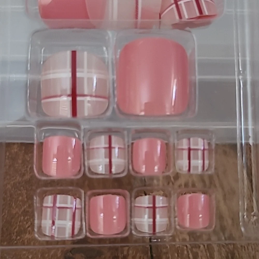 2/$16 Pink Plaid Press on Toenails